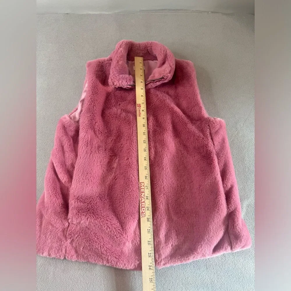 J Crew Women’s faux fur vest from J Crew size M - Picture 5 of 16